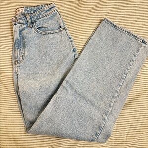 Abercrombie & Fitch High Rise 90s Relaxed Jean Curve Love

Regular length 27W